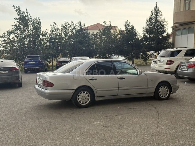 Mercedes E 240 1999, 345,480 km - 2.4 l - Bakı