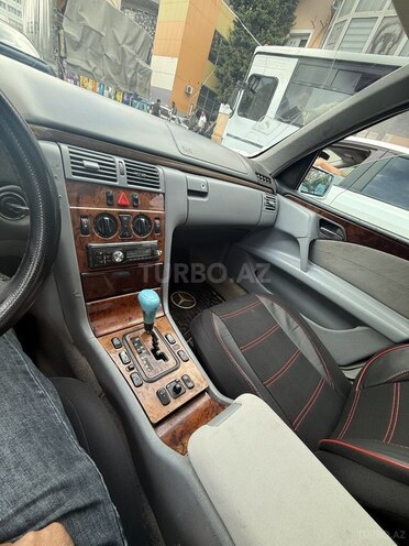 Mercedes E 240 1999, 345,480 km - 2.4 l - Bakı