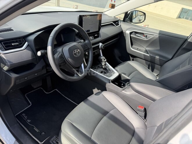 Toyota RAV4 2024, 17,000 km - 2.5 л - Bakı