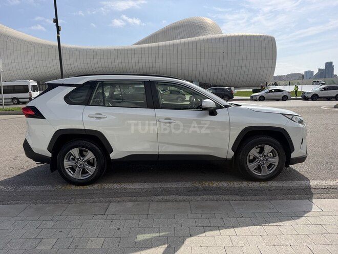 Toyota RAV4 2024, 17,000 km - 2.5 л - Bakı