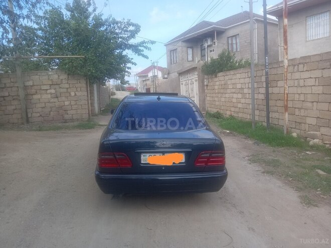 Mercedes E 240 1998, 299,365 km - 2.4 л - Bakı