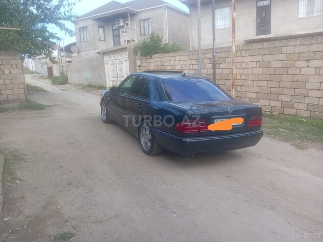 Mercedes E 240 1998, 299,365 km - 2.4 л - Bakı