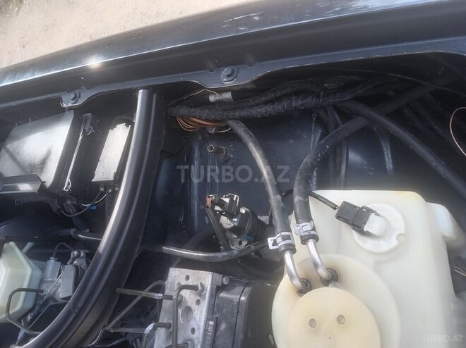 Mercedes E 240 1998, 299,365 km - 2.4 л - Bakı