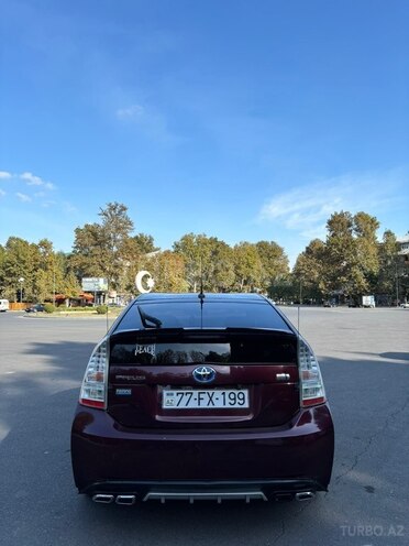 Toyota Prius 2013, 314,000 km - 1.8 l - Mingəçevir