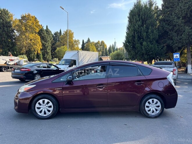 Toyota Prius 2013, 314,000 km - 1.8 l - Mingəçevir