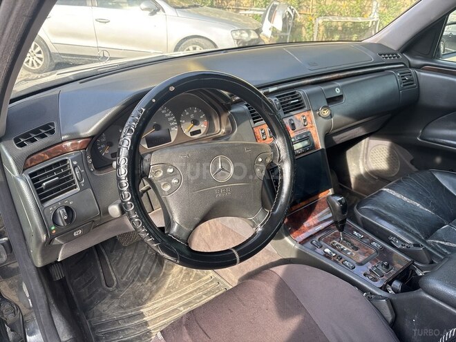 Mercedes E 270 2000, 542,125 km - 2.7 l - Bakı