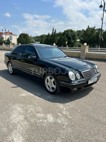 Mercedes E 320 2000, 399,000 km - 3.2 l - Quba