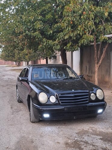 Mercedes E 200 1999, 421,603 km - 2.0 л - Gəncə