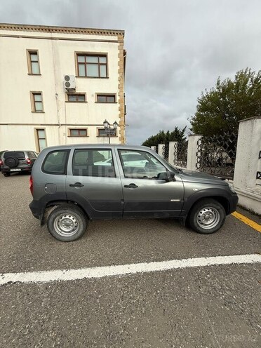 Chevrolet Niva 2016, 300,000 km - 1.7 l - Bakı