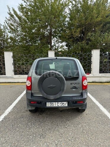 Chevrolet Niva 2016, 300,000 km - 1.7 l - Bakı