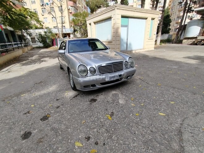 Mercedes E 220 1999, 461,000 km - 2.2 l - Bakı