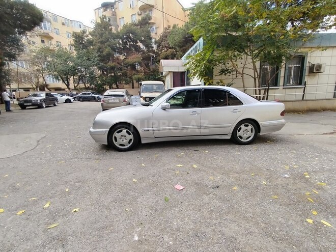 Mercedes E 220 1999, 461,000 km - 2.2 l - Bakı