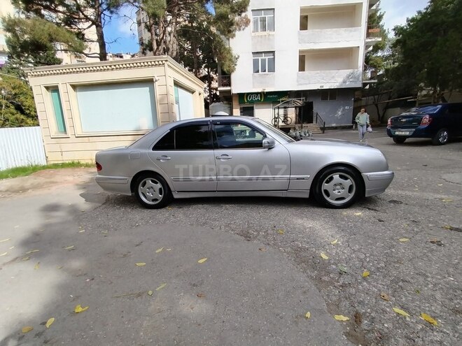 Mercedes E 220 1999, 461,000 km - 2.2 l - Bakı