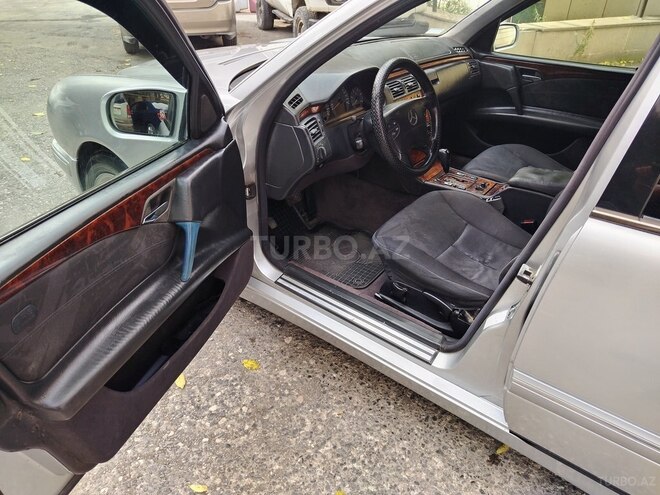 Mercedes E 220 1999, 461,000 km - 2.2 l - Bakı