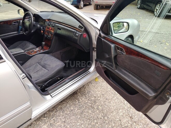 Mercedes E 220 1999, 461,000 km - 2.2 l - Bakı