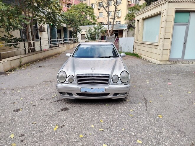 Mercedes E 220 1999, 461,000 km - 2.2 l - Bakı