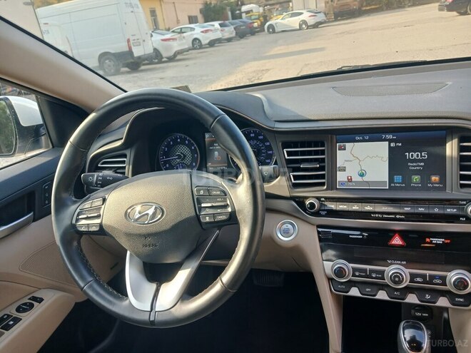 Hyundai Elantra 2019, 195,662 km - 2.0 л - Bakı