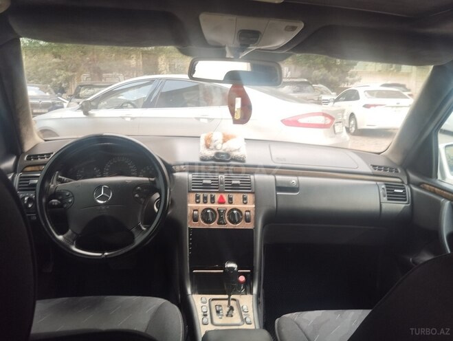 Mercedes E 200 2001, 333,000 km - 2.0 л - Bakı