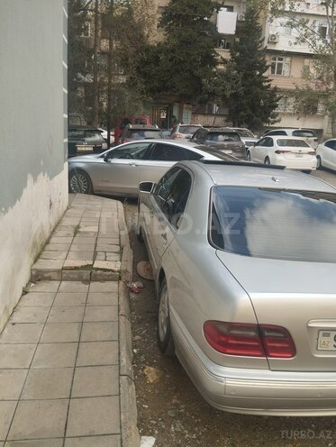 Mercedes E 200 2001, 333,000 km - 2.0 л - Bakı