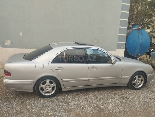 Mercedes E 200 2001, 333,000 km - 2.0 л - Bakı