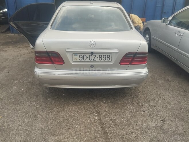 Mercedes E 200 2001, 333,000 km - 2.0 л - Bakı