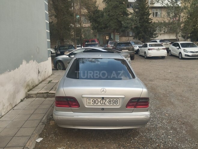Mercedes E 200 2001, 333,000 km - 2.0 л - Bakı