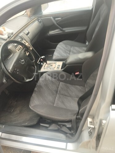 Mercedes E 200 2001, 333,000 km - 2.0 л - Bakı