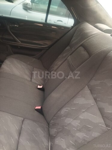 Mercedes E 200 2001, 333,000 km - 2.0 л - Bakı