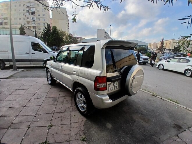 Mitsubishi Pajero io 2001, 352,000 km - 2.0 л - Sumqayıt