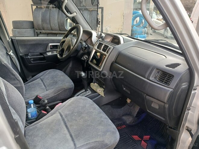 Mitsubishi Pajero io 2001, 352,000 km - 2.0 л - Sumqayıt
