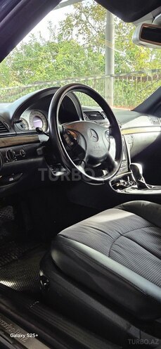 Mercedes E 320 2002, 265,554 km - 3.2 l - Salyan