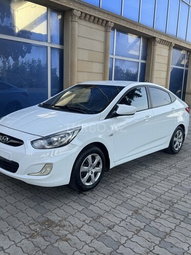 Hyundai Accent 2012, 200,008 km - 1.6 л - Bakı