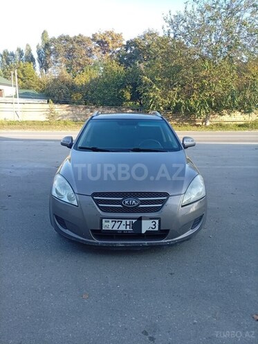 Kia  2008, 311,500 km - 1.6 l - Quba