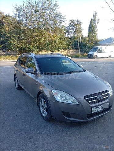 Kia  2008, 311,500 km - 1.6 l - Quba