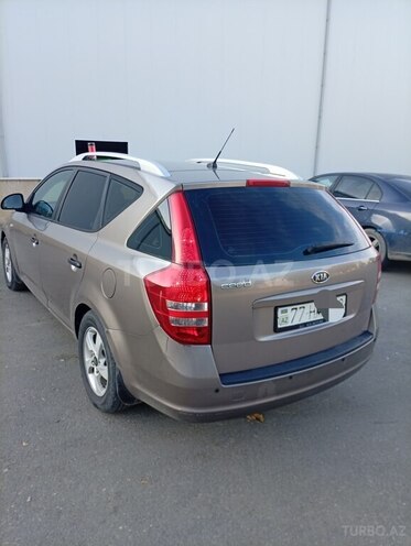 Kia  2008, 311,500 km - 1.6 l - Quba