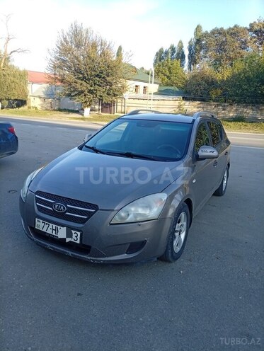 Kia  2008, 311,500 km - 1.6 l - Quba