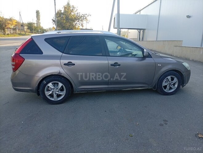 Kia  2008, 311,500 km - 1.6 l - Quba