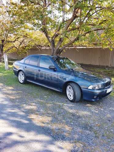 BMW 528 2002, 420,000 km - 2.8 l - Zaqatala
