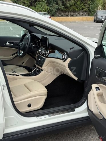 Mercedes GLA 250 4MATIC 2017, 163,252 km - 2.0 l - Bakı