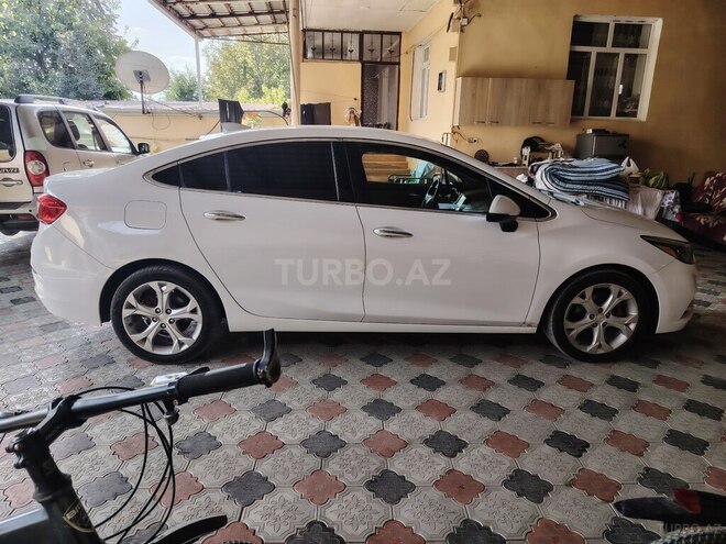 Chevrolet Cruze 2017, 302,700 km - 1.4 l - Qazax