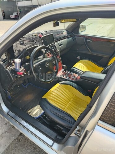 Mercedes E 220 2000, 965,862 km - 2.2 l - Şəmkir
