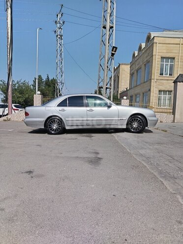 Mercedes E 220 2000, 965,862 km - 2.2 l - Şəmkir