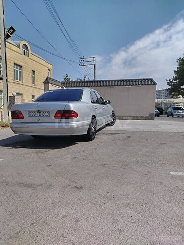 Mercedes E 220 2000, 965,862 km - 2.2 l - Şəmkir