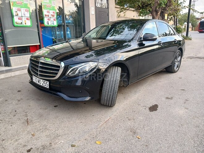 Mercedes E 220 d 4MATIC 2017, 330,000 km - 2.0 l - Bakı