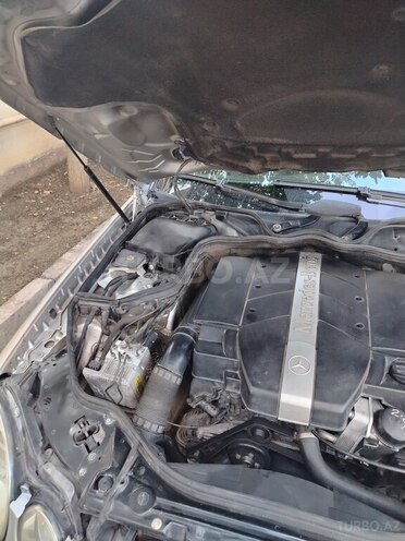 Mercedes E 240 2002, 355,000 km - 2.6 л - Bakı