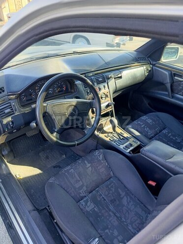 Mercedes E 230 1997, 340,000 km - 2.3 l - Qəbələ