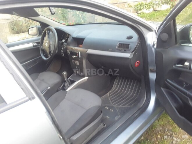 Opel Astra 2006, 317,450 km - 1.3 л - Qusar