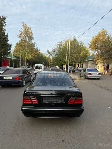 Mercedes E 240 2001, 274,000 km - 2.6 л - Ağcabədi