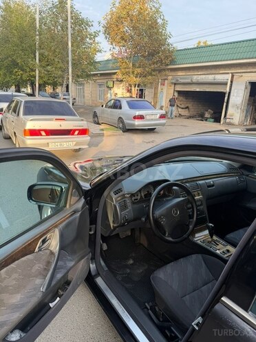 Mercedes E 240 2001, 274,000 km - 2.6 л - Ağcabədi