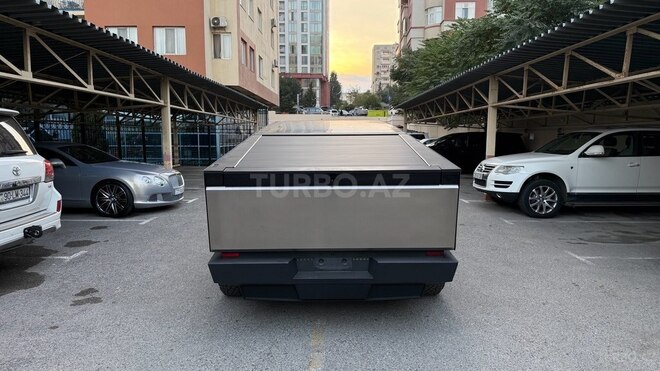 Tesla  2024, 5,265 km - 0.0 l - Bakı